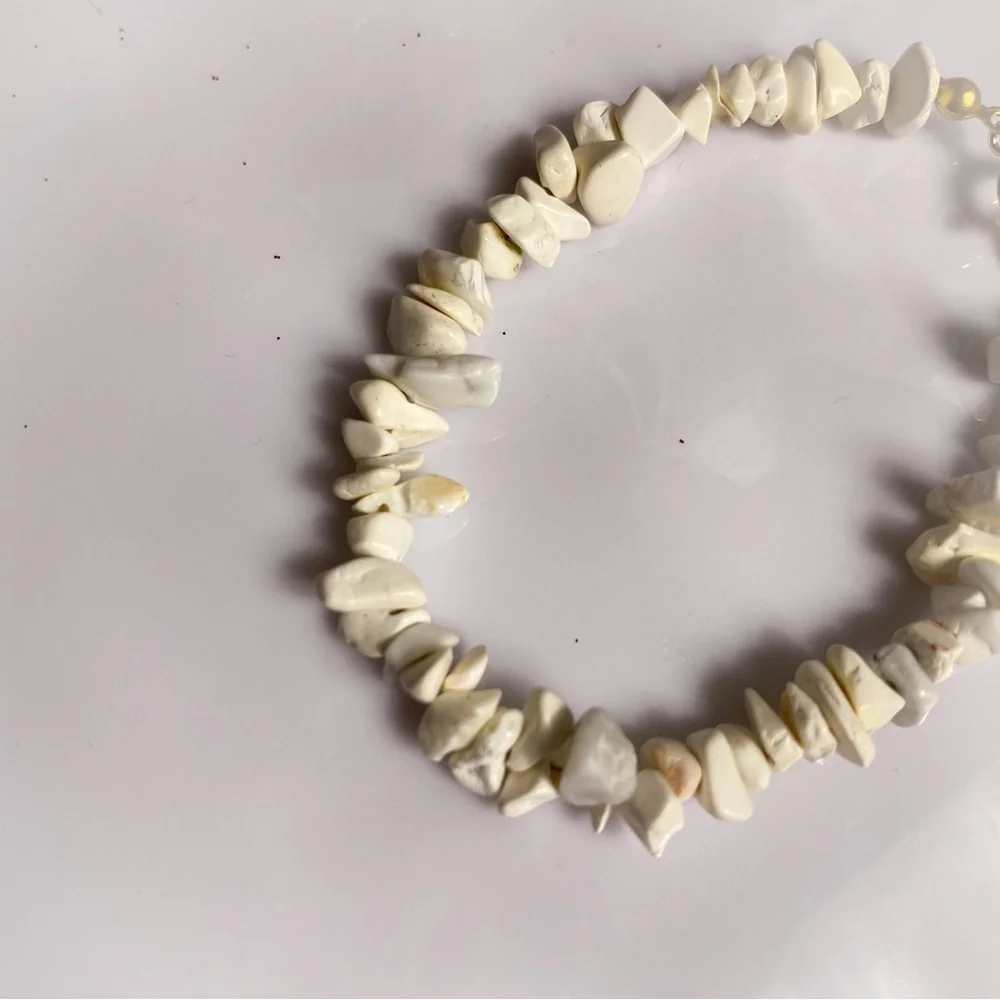 Howlite Bracelet - Picture 3 of 4